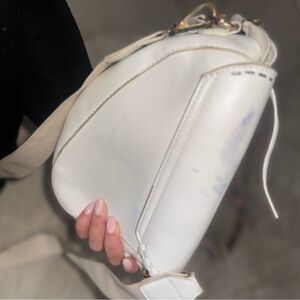 Elegant White Leather Shoulder Bag